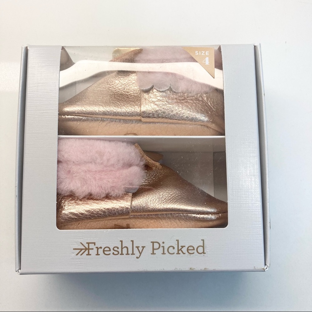 BNIB! FRESHLY PICKED Rose Gold Bow Pink Shearling - Picture 6 of 8